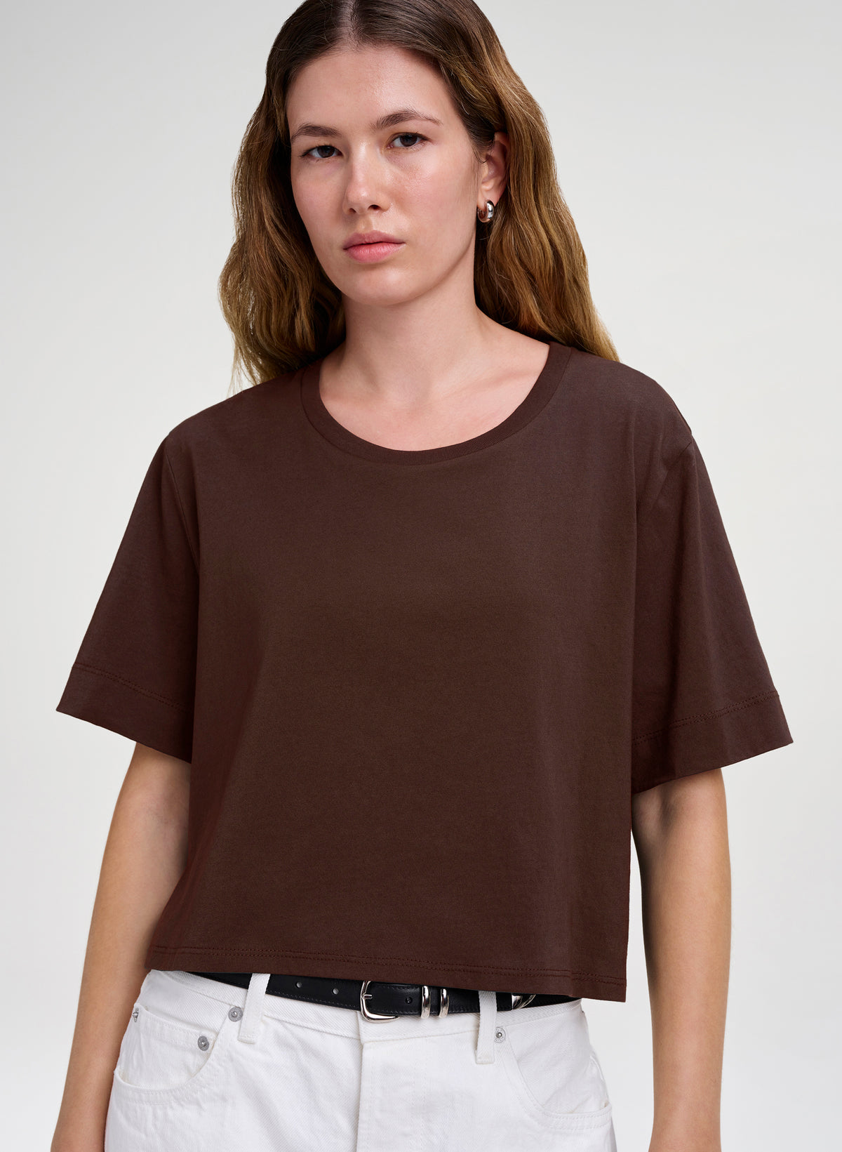 woman wearing brown crop tee shirt