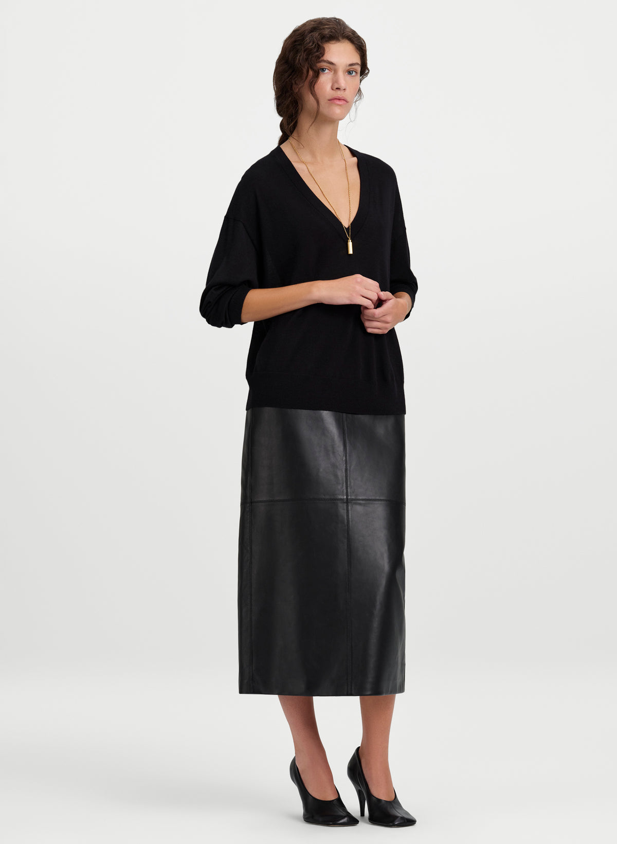 Nicole Fine Merino V Neck Sweater