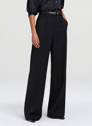 woman wearing black pants