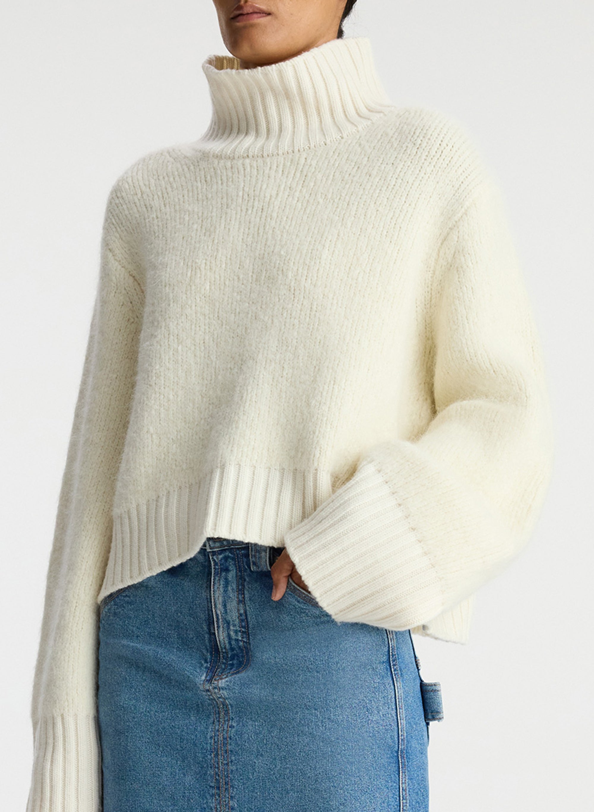 Cropped white 2024 turtleneck sweater