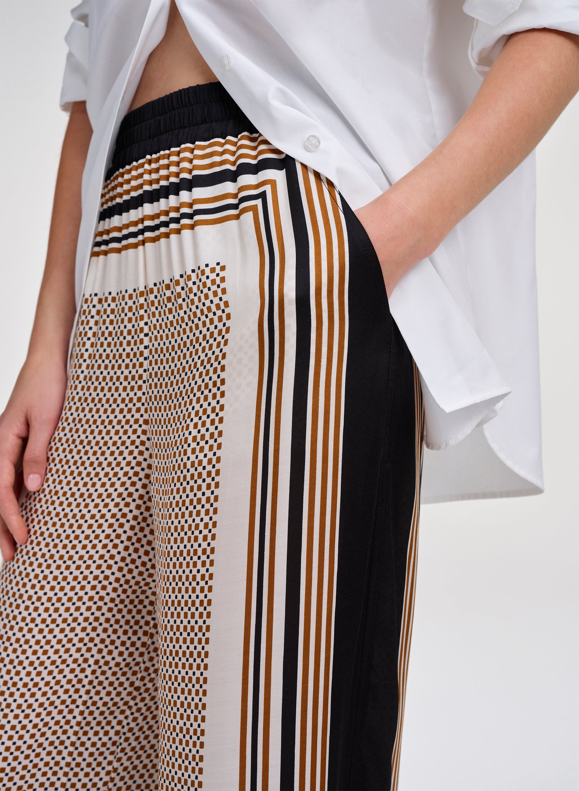 Tyler Scarf Print Pant | ALC LTD